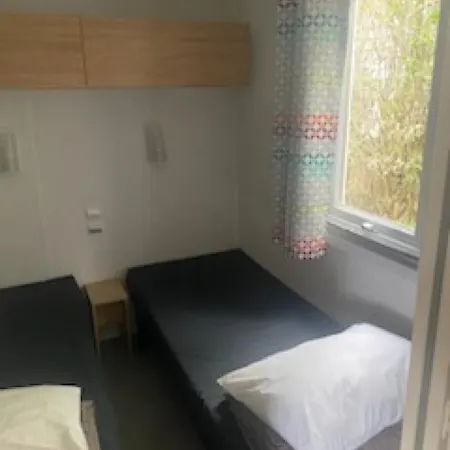 홀리데이파크 - 145 - Mignon Mobilhome 4 Personnes Sur 5 Etoiles *